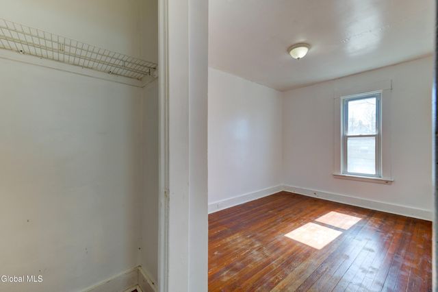 215 Elm Street, Schenectady, NY 12304