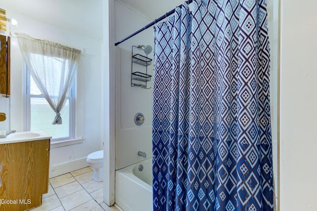 215 Elm Street, Schenectady, NY 12304