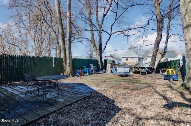 215 Elm Street, Schenectady, NY 12304