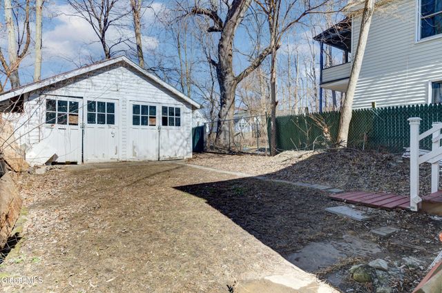 215 Elm Street, Schenectady, NY 12304