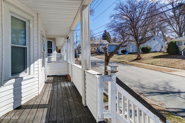 215 Elm Street, Schenectady, NY 12304