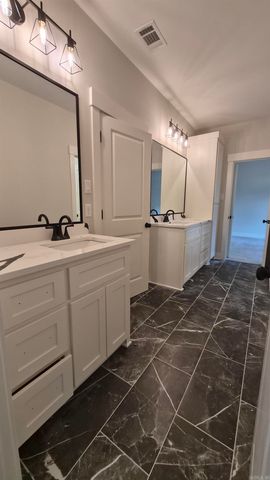 6708 N. Detonti Road, Bauxite, AR 72011