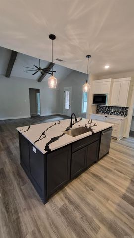6708 N. Detonti Road, Bauxite, AR 72011