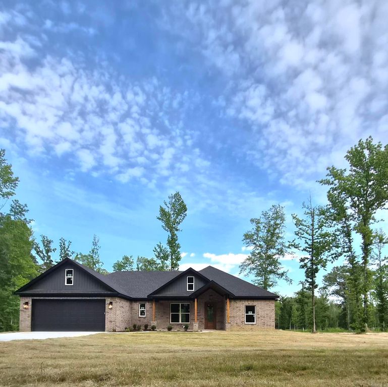 6708 N. Detonti Road, Bauxite, AR 72011