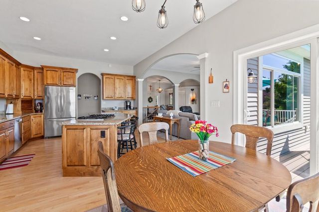 387 Still Water COURT, Dousman, WI 53118