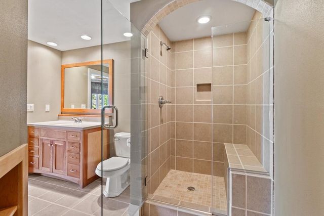 387 Still Water COURT, Dousman, WI 53118