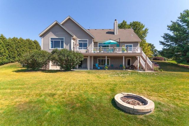 387 Still Water COURT, Dousman, WI 53118