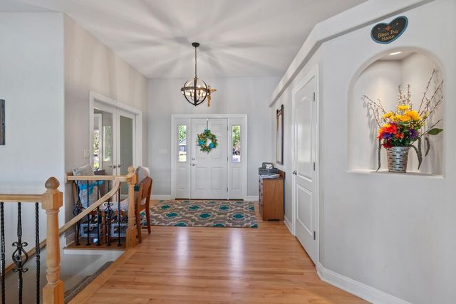 387 Still Water COURT, Dousman, WI 53118