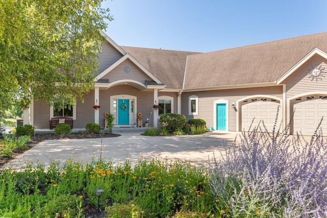 387 Still Water COURT, Dousman, WI 53118