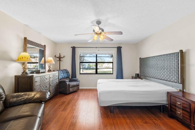 2024 HEREFORD DRIVE 49, Sun City Center, FL 33573