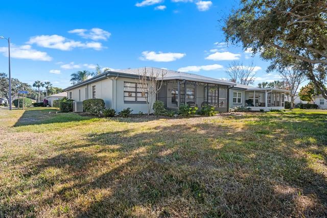 2024 HEREFORD DRIVE 49, Sun City Center, FL 33573