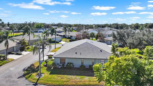 2024 HEREFORD DRIVE 49, Sun City Center, FL 33573