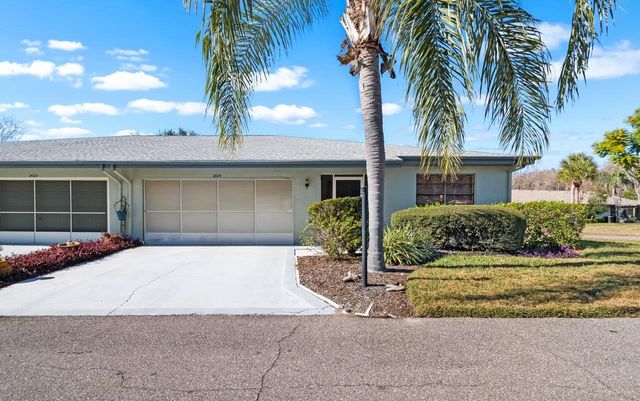 2024 HEREFORD DRIVE 49, Sun City Center, FL 33573