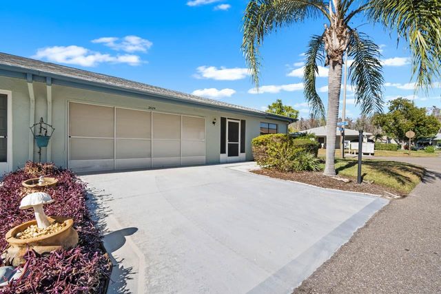 2024 HEREFORD DRIVE 49, Sun City Center, FL 33573