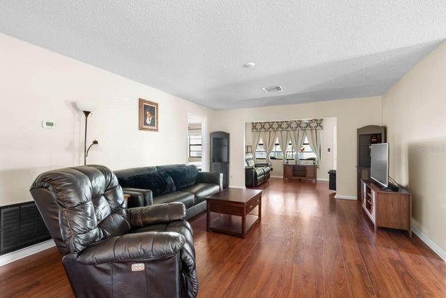 2024 HEREFORD DRIVE 49, Sun City Center, FL 33573