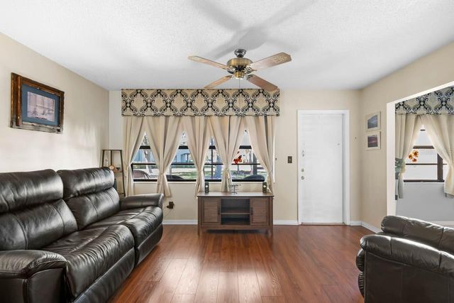 2024 HEREFORD DRIVE 49, Sun City Center, FL 33573
