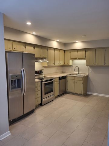 5121 Amalie Dr Apt B, Nashville, TN 37211