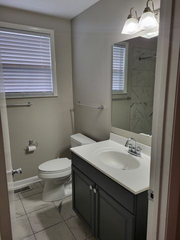 5121 Amalie Dr Apt B, Nashville, TN 37211