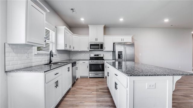 1230 Mt Hood Drive, Centerton, AR 72719