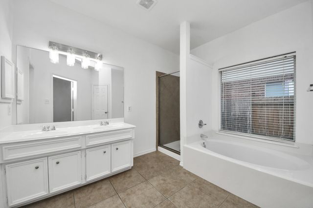 20222 W Lakebridge Ln, Richmond, TX 77407