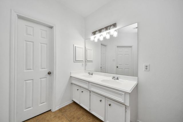 20222 W Lakebridge Ln, Richmond, TX 77407