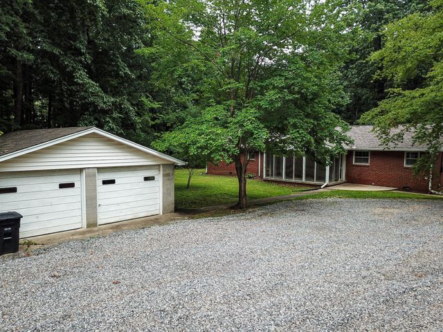 7956 Bethlehem Rd, Springfield, TN 37172