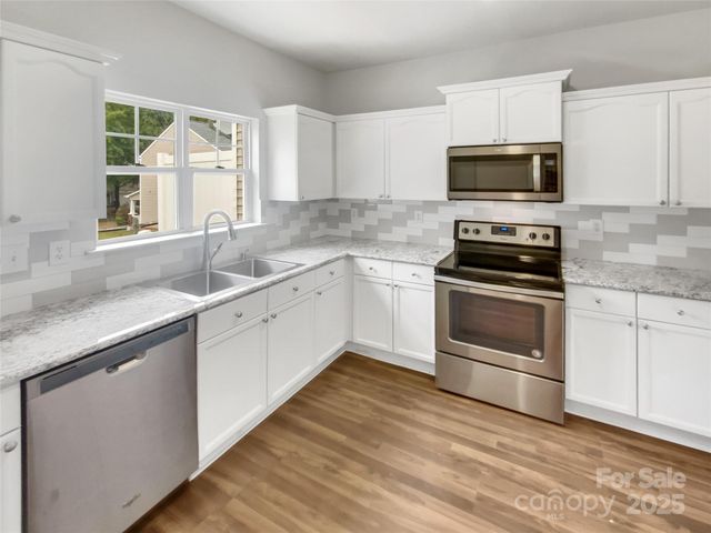 5542 Santeelah Court, Charlotte, NC 28217