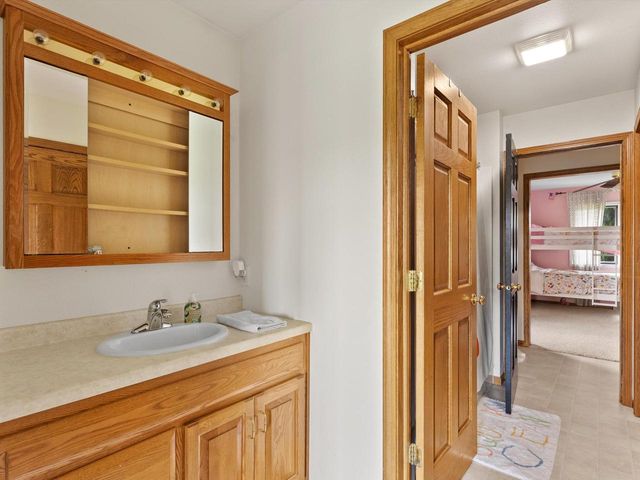 5177 Catalina COURT, Manitowoc, WI 54220