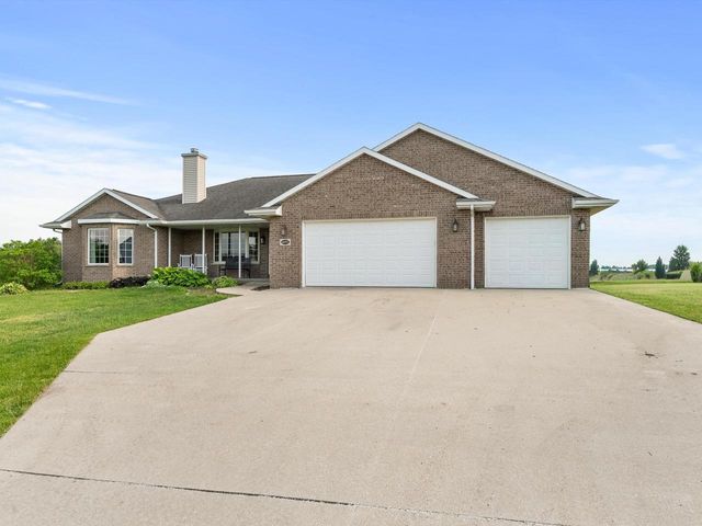 5177 Catalina COURT, Manitowoc, WI 54220