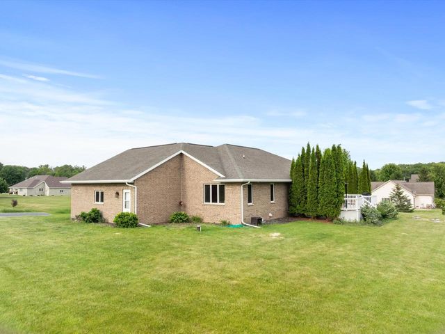 5177 Catalina COURT, Manitowoc, WI 54220