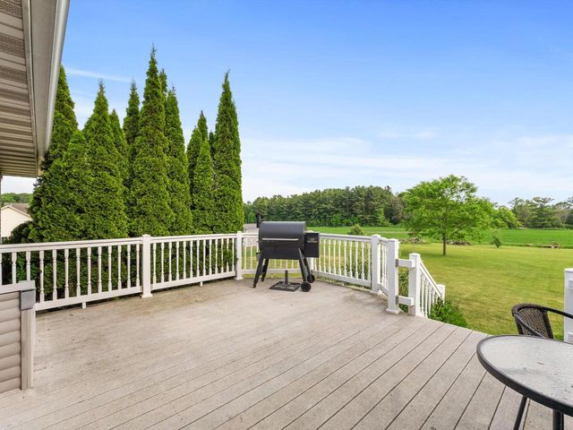 5177 Catalina COURT, Manitowoc, WI 54220