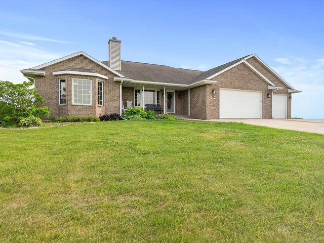 5177 Catalina COURT, Manitowoc, WI 54220