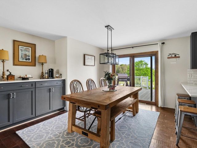 5177 Catalina COURT, Manitowoc, WI 54220