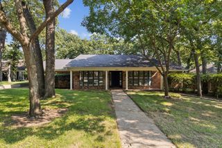 2505 Oak Manor Court, Arlington, TX 76012
