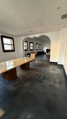 168 SE 1st St PH, Miami, FL 33131