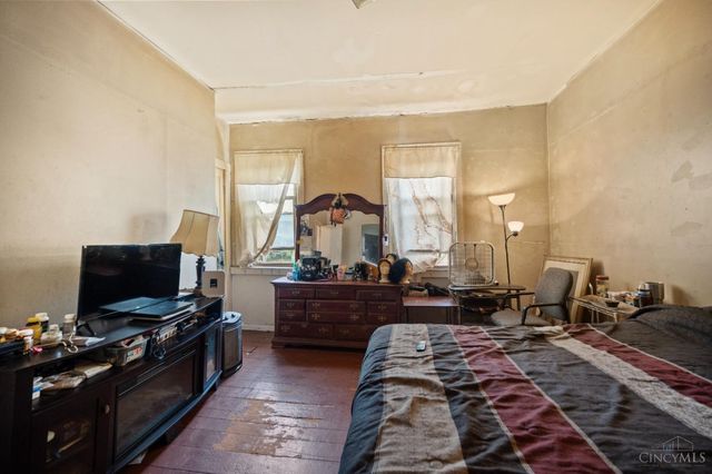 2114 Ravine Street, Cincinnati, OH 45214