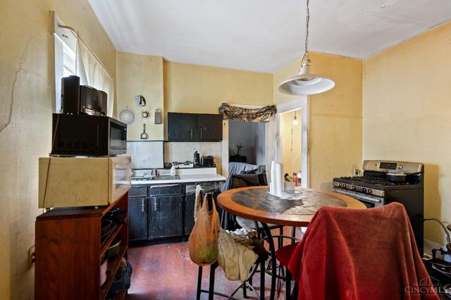 2114 Ravine Street, Cincinnati, OH 45214