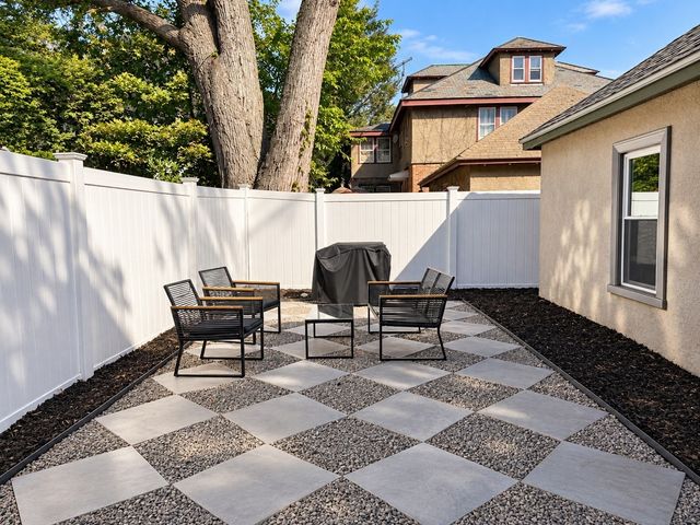3 Chilton Park 3, Milton, MA 02186