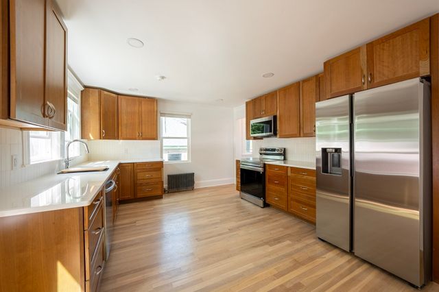 3 Chilton Park 3, Milton, MA 02186