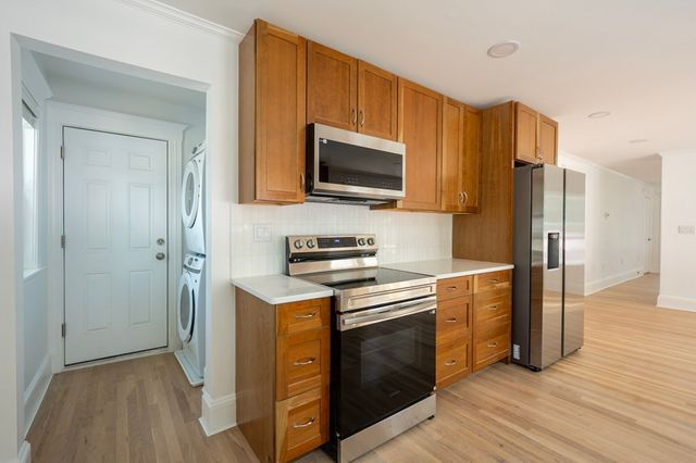 3 Chilton Park 3, Milton, MA 02186