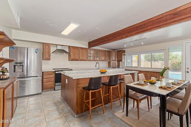 2300 E CONCORDA Drive, Tempe, AZ 85282