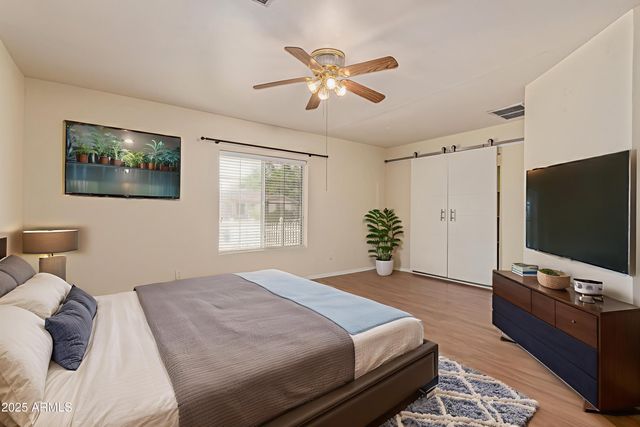 2300 E CONCORDA Drive, Tempe, AZ 85282