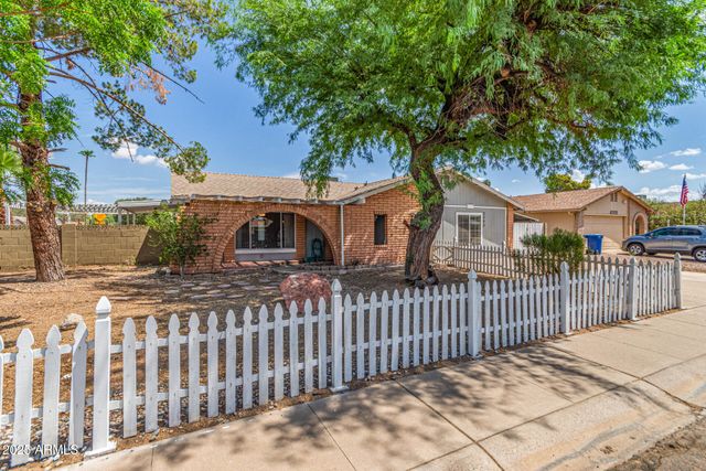 2300 E CONCORDA Drive, Tempe, AZ 85282