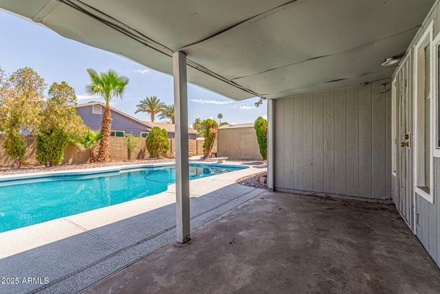 2300 E CONCORDA Drive, Tempe, AZ 85282