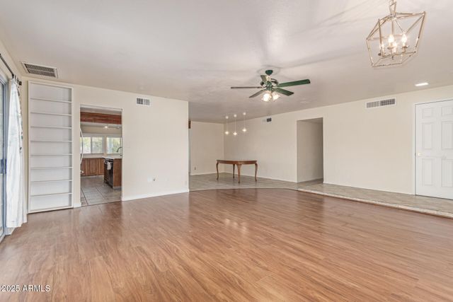 2300 E CONCORDA Drive, Tempe, AZ 85282