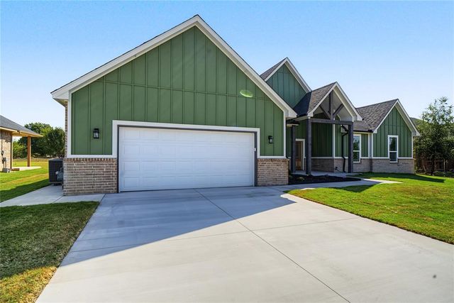 2000 Cattle Drive, Guthrie, OK 73044