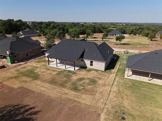 2000 Cattle Drive, Guthrie, OK 73044