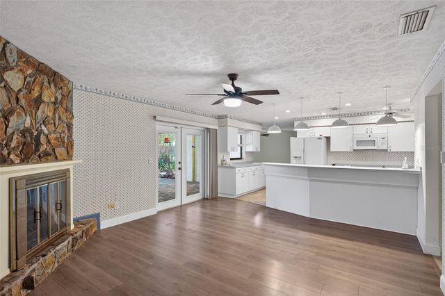 901 W RIVER DRIVE, Temple Terrace, FL 33617