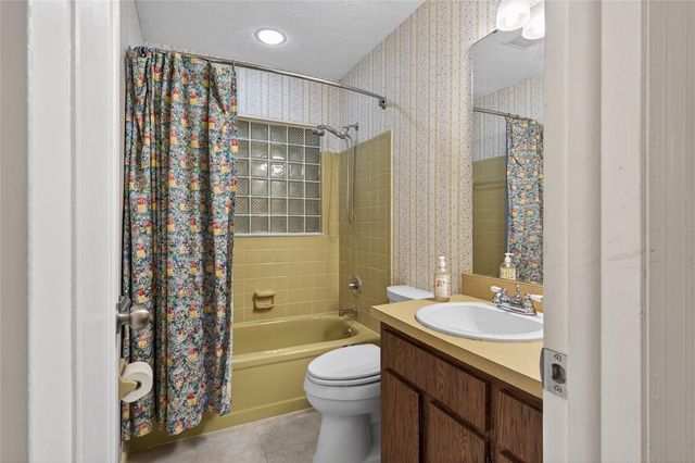 901 W RIVER DRIVE, Temple Terrace, FL 33617