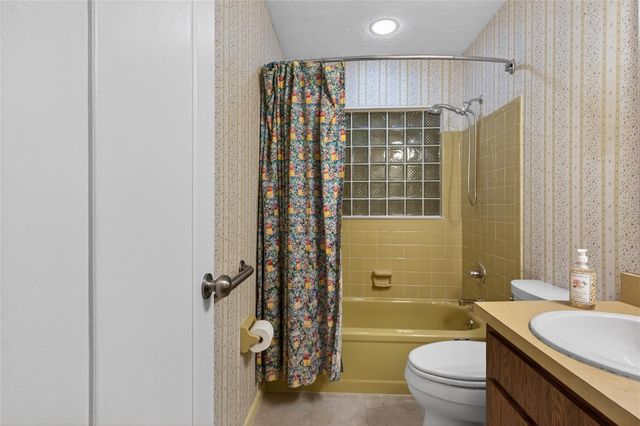 901 W RIVER DRIVE, Temple Terrace, FL 33617